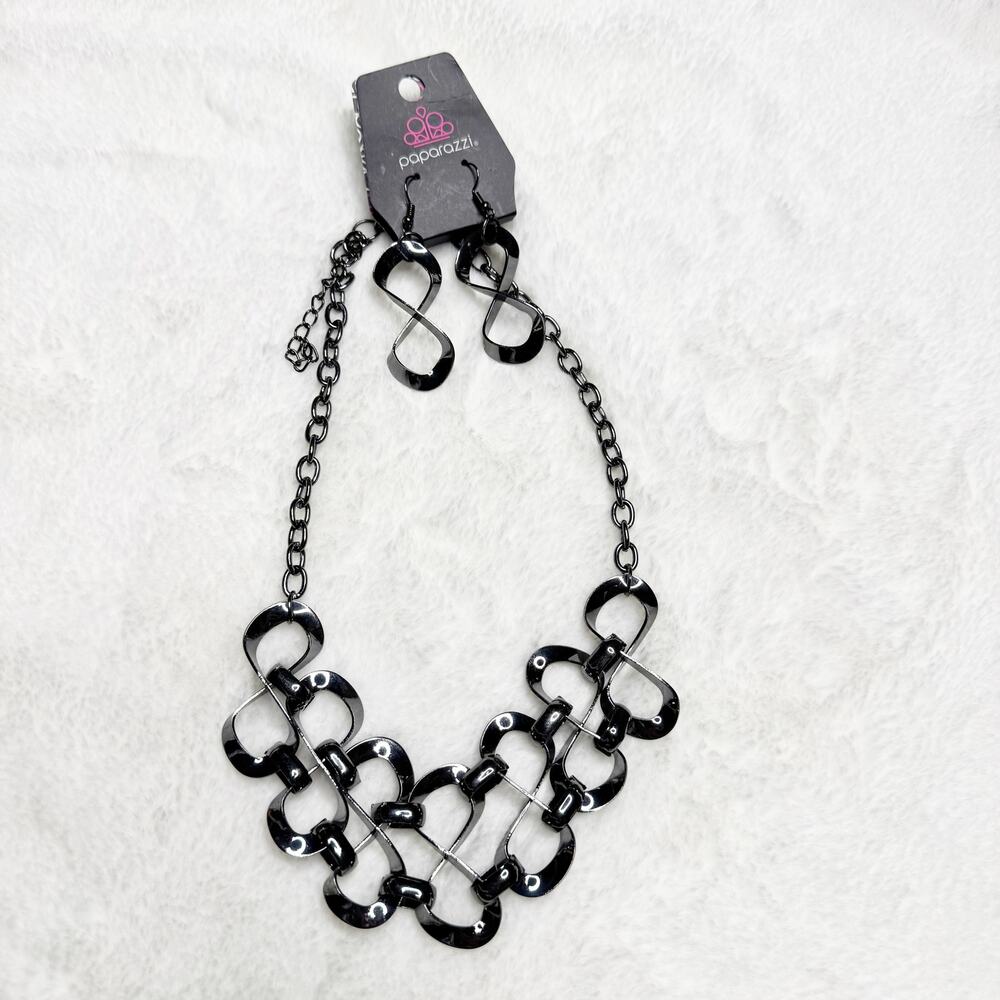 PAPARAZZI Fashion Jewelry Lightweight Metal Earrings Necklace Gunmetal Gray Set